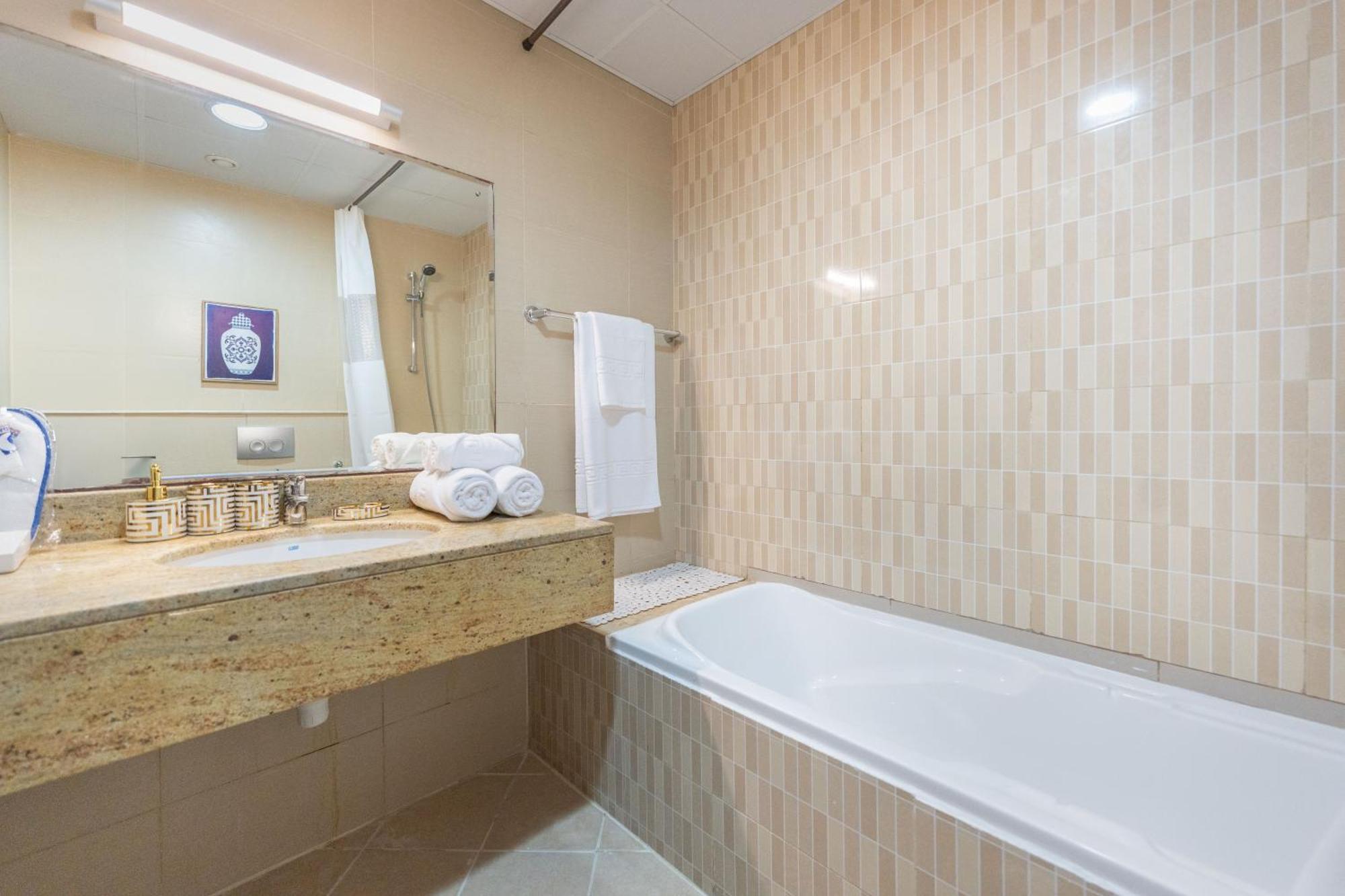 Stylish 1 Bedroom In The Medalist By Pk Holidays Apartment