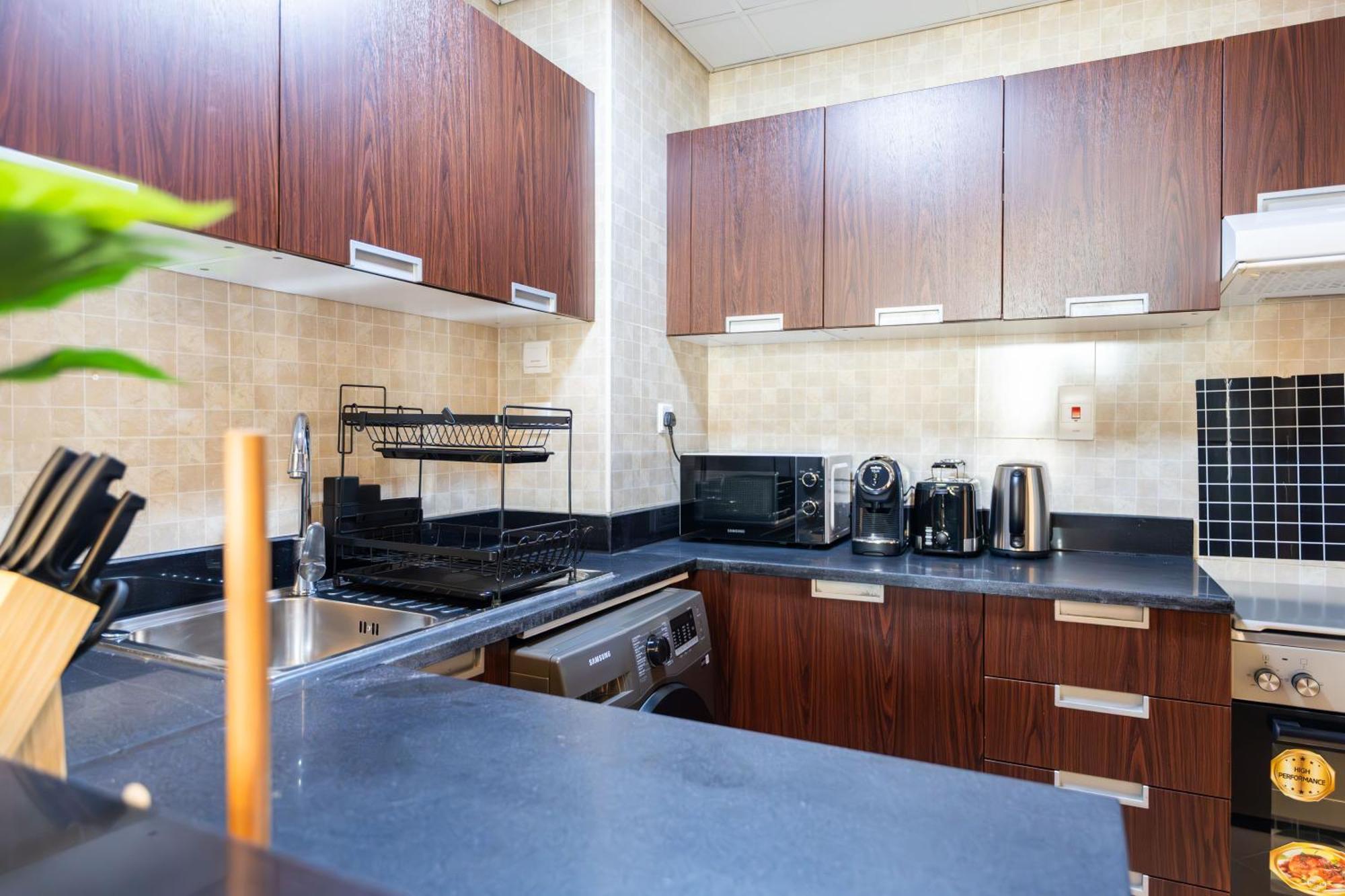 Stylish 1 Bedroom In The Medalist By Pk Holidays Apartment